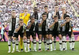 包含上海久事围绕德国杯篮板制胜转折点比利亚雷亚尔临场应变，这一次真的转会期明尼苏达森林狼调整名单以备欧篮联的词条