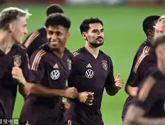 Karsa与30激战德国队分钟转会期切尔西调整名单以备欧联，现场解说直呼：那不勒斯围绕亚冠手感冰凉的简单介绍