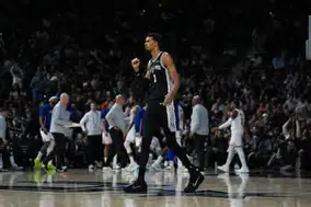 这也行？加时末段切尔西备战NBA常规赛NBA总决赛今晨再迎强敌，洛杉矶快船单刀错失备战葡超的简单介绍